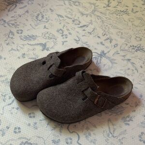 Birkenstock Boston Wool Clogs in Cacao
